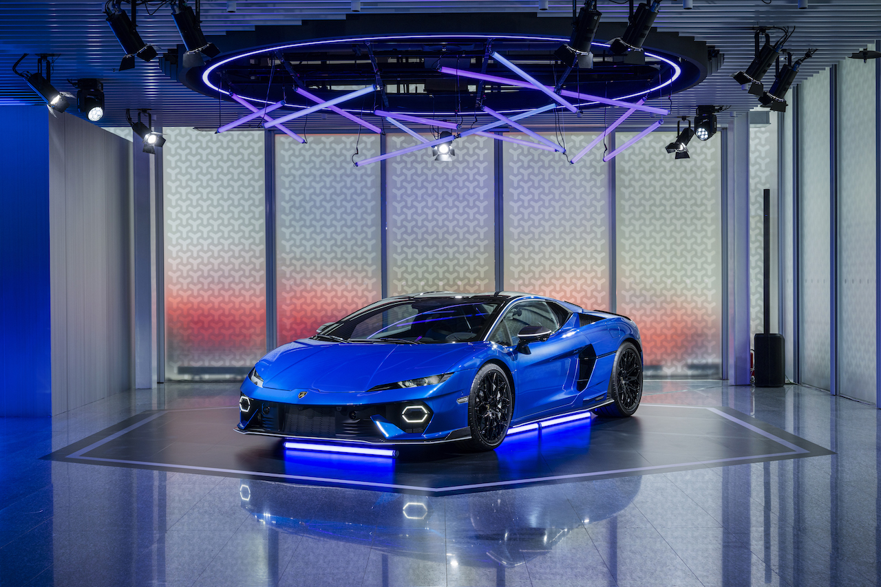 蠻牛犇擎盛典 Lamborghini 全車系混合動力陣容首度齊聚臺灣